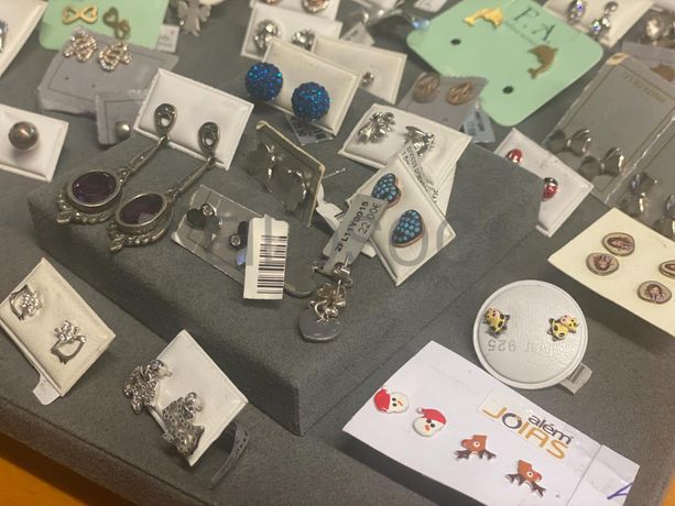 Brincos em prata e outros materiais