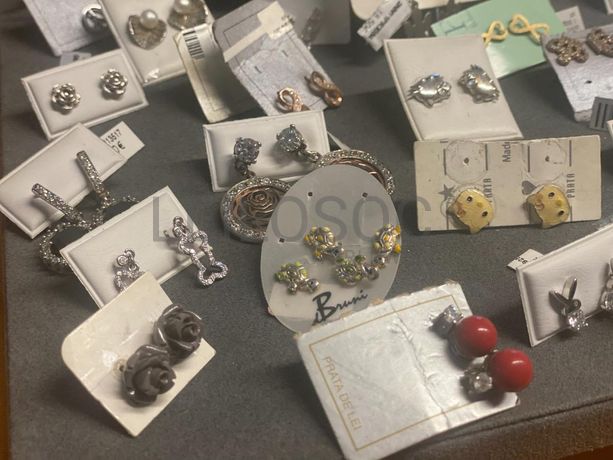 Brincos em prata e outros materiais