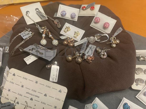 Brincos em prata e outros materiais