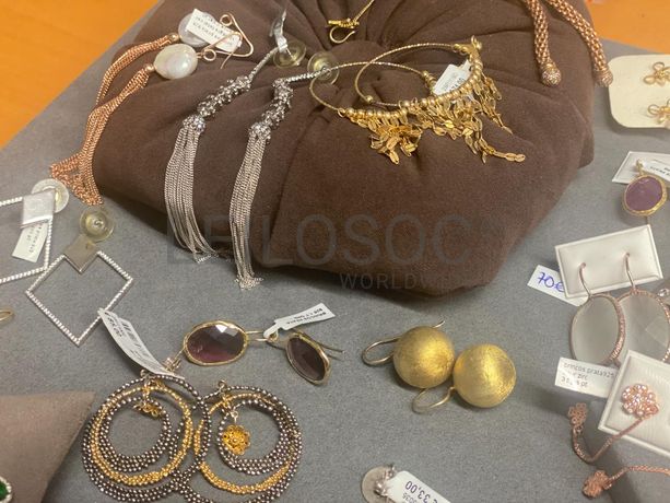 Brincos em prata e outros materiais