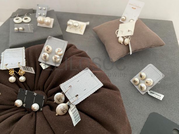 Brincos em prata e outros materiais