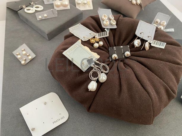 Brincos em prata e outros materiais