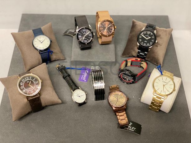 Relógios de diversas marcas e materiais