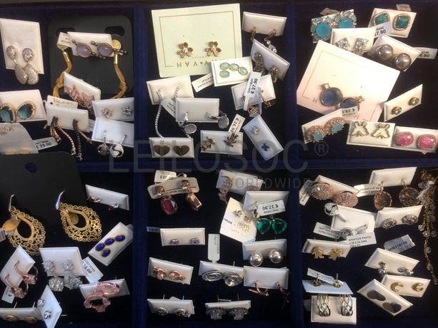 Brincos em prata e outros materiais