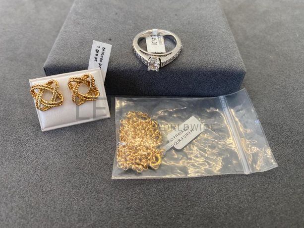 Par de brincos + Anel em prata + Colar em Prata