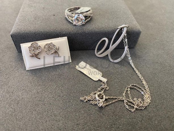 Par de brincos + Anel em prata + Colar em Prata