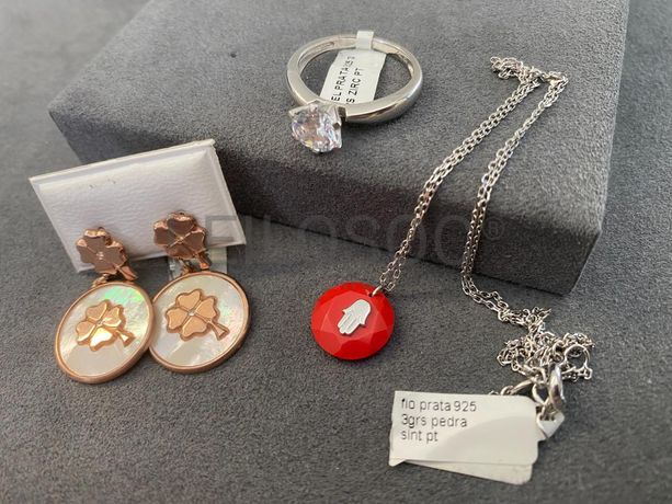 Par de brincos + Anel em prata + Colar em Prata