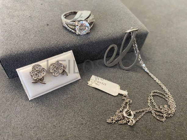 Par de brincos + Anel em prata + Colar em Prata