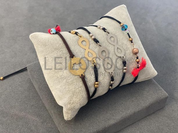 Pulseiras em prata e outros materiais