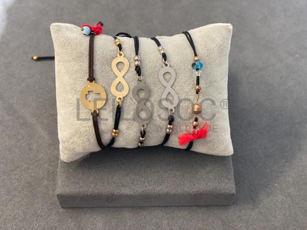 Pulseiras em prata e outros materiais