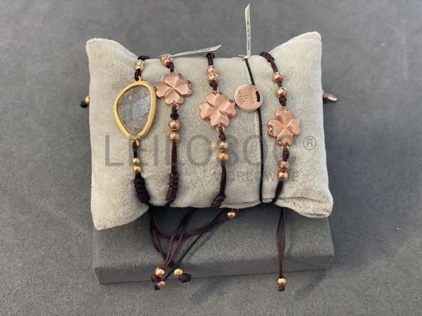 Pulseiras em prata e outros materiais