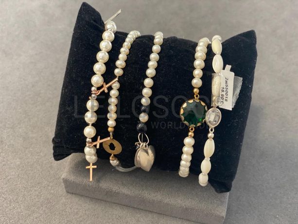 Pulseiras em prata e outros materiais