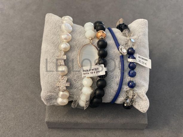 Pulseiras em prata e outros materiais