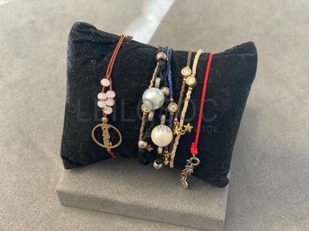 Pulseiras em prata e outros materiais