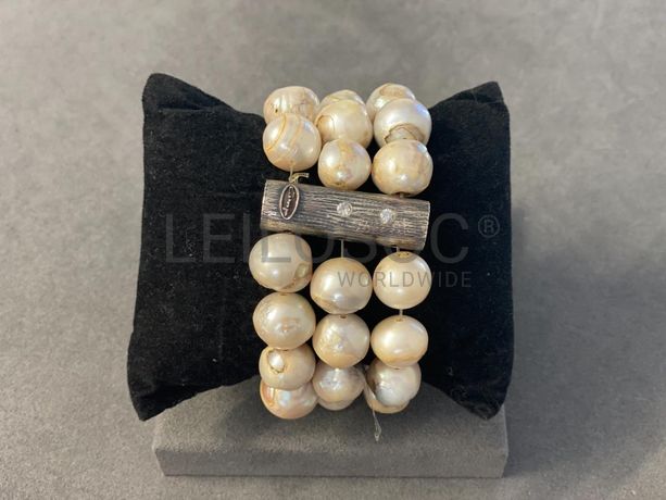 Pulseiras em prata e outros materiais