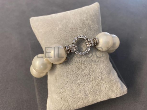 Pulseiras em prata e outros materiais