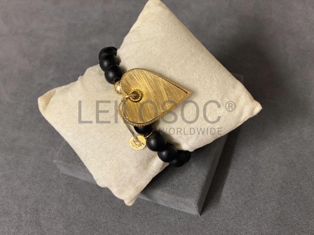 Pulseiras em prata e outros materiais