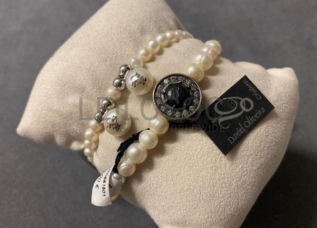 Pulseiras em prata e outros materiais