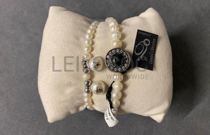 Pulseiras em prata e outros materiais