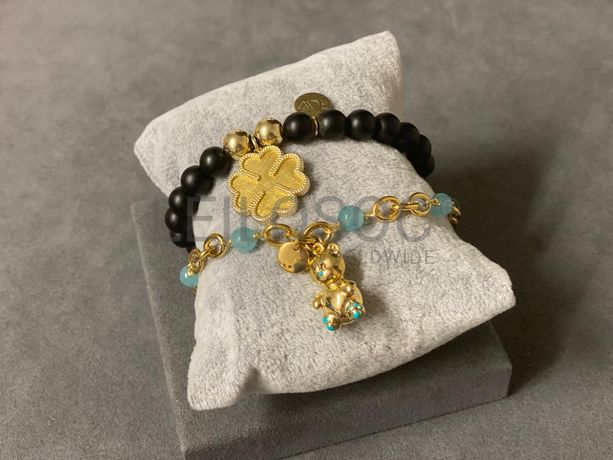 Pulseiras em prata e outros materiais