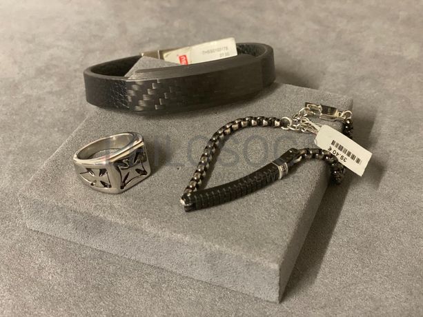 Pulseiras + Anel em prata e outros materiais