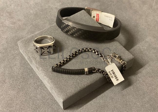 Pulseiras + Anel em prata e outros materiais