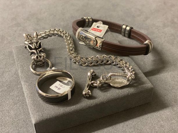 Pulseiras + Anel em prata e outros materiais