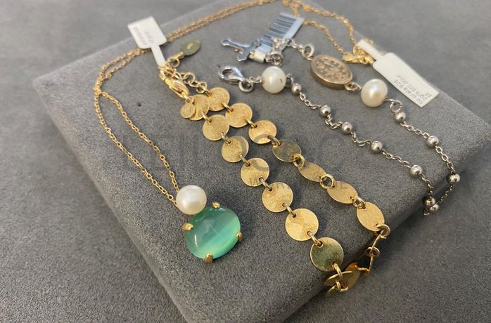 Pulseiras em prata e outros materiais + Colar