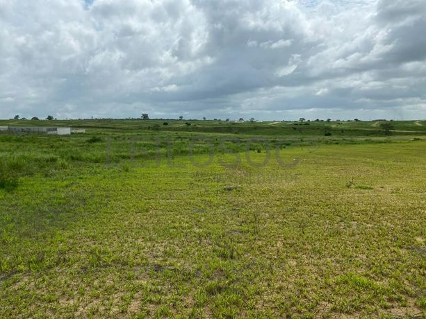 Prédios Rústicos - Luanda Leste