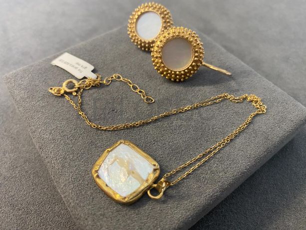 Colar + Par de brincos