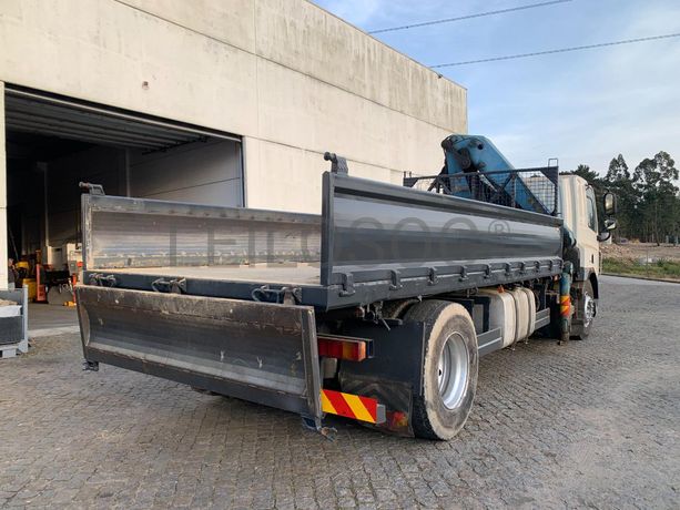 DAF CF 75.360 Tribasculante com Grua · Ano 2007