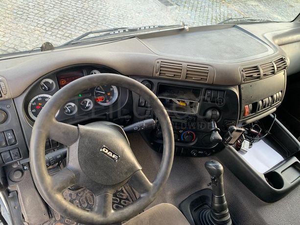 DAF CF 75.360 Tribasculante com Grua · Ano 2007