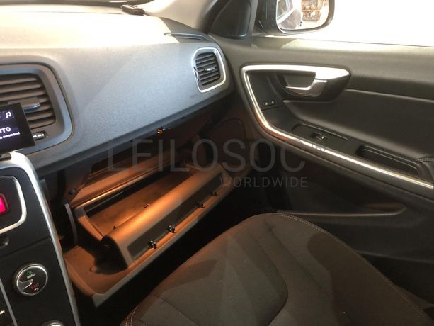 Volvo V60 · Ano 2016