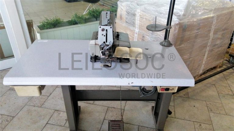 Máquina de pregar botões