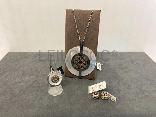 Par de brincos + Anel + Colar