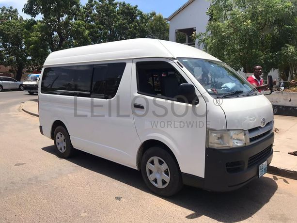 Toyota Hiace Van ·