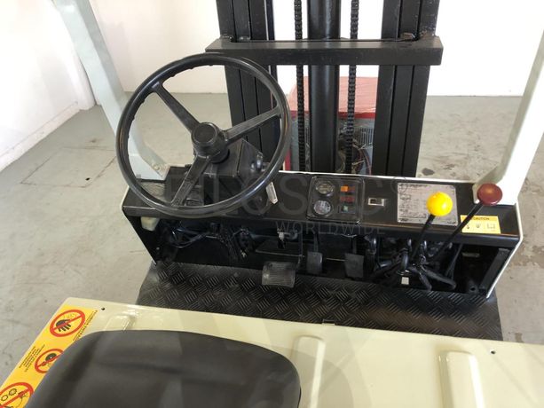 Empilhador Elétrico Fiat E25N · 2500KG