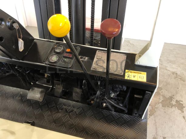 Empilhador Elétrico Fiat E25N · 2500KG