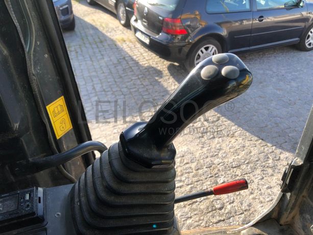 Giratória Rastos Komatsu PC88MR-8