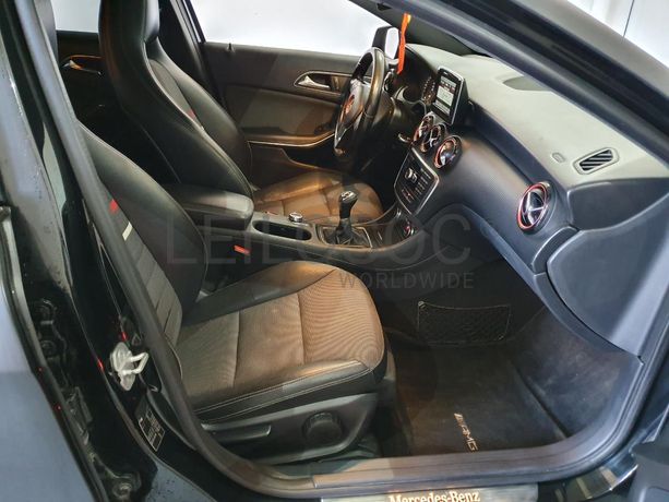 Mercedes-Benz A 180 · Ano 2013