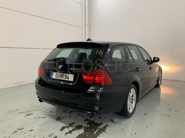 BMW 320D Touring Navigation Sport · Ano 2010