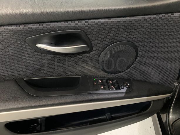 BMW 320D Touring Navigation Sport · Ano 2010