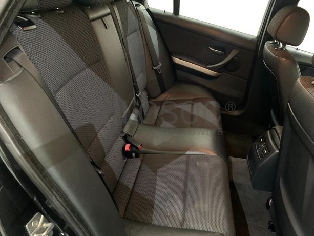 BMW 320D Touring Navigation Sport · Ano 2010