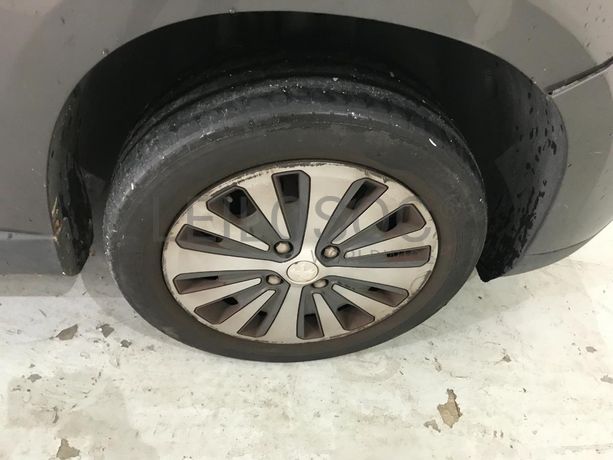 Peugeot 2008 1.6 HDI · Ano 2013