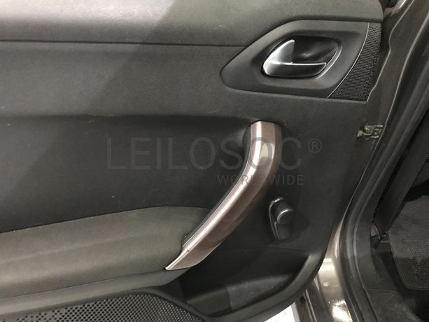 Peugeot 2008 1.6 HDI · Ano 2013