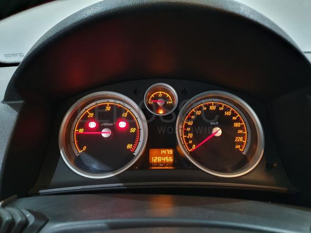 Opel Astra 1.3 CDTI · Ano 2008