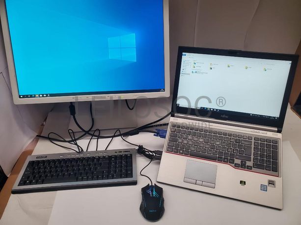 Estação Trabalho Fujitsu