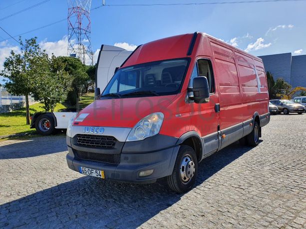 Iveco Daily 35C15 · Ano 2013