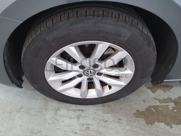 Volkswagen Passat 1.6 TDI · Ano 2015