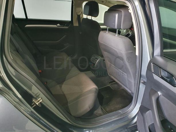 Volkswagen Passat 1.6 TDI · Ano 2015